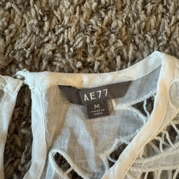 AE77 White Lace Top Size Medium - Picture 2 of 4